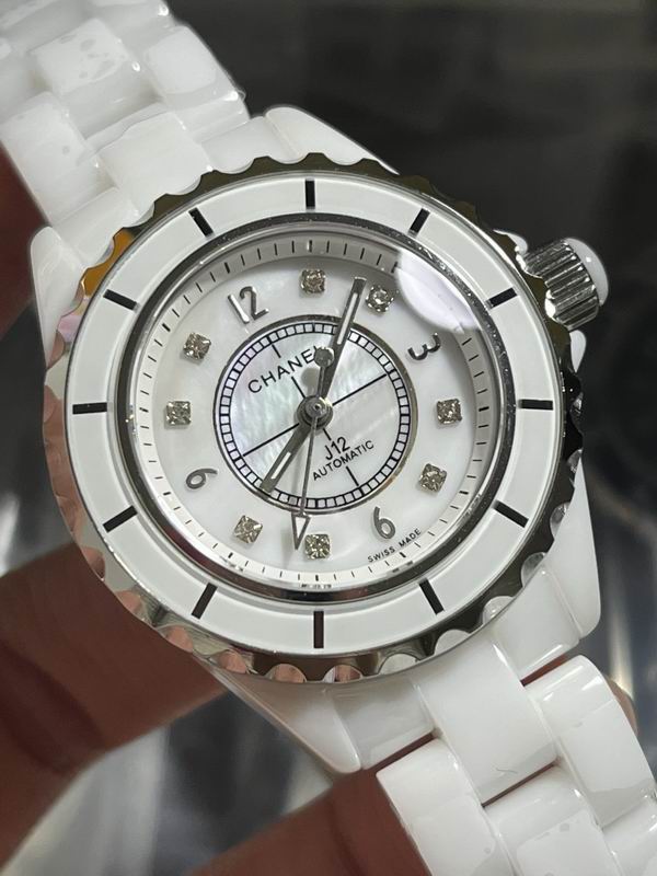 Chanel 33mm 042736